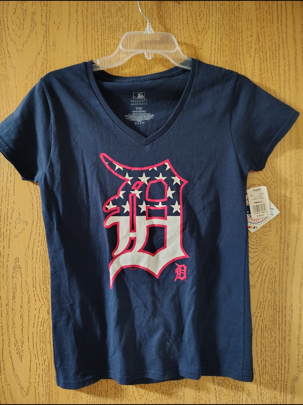 MLB Navy V-Neck Detroit Tigers Logo Tee with Pink Trim
